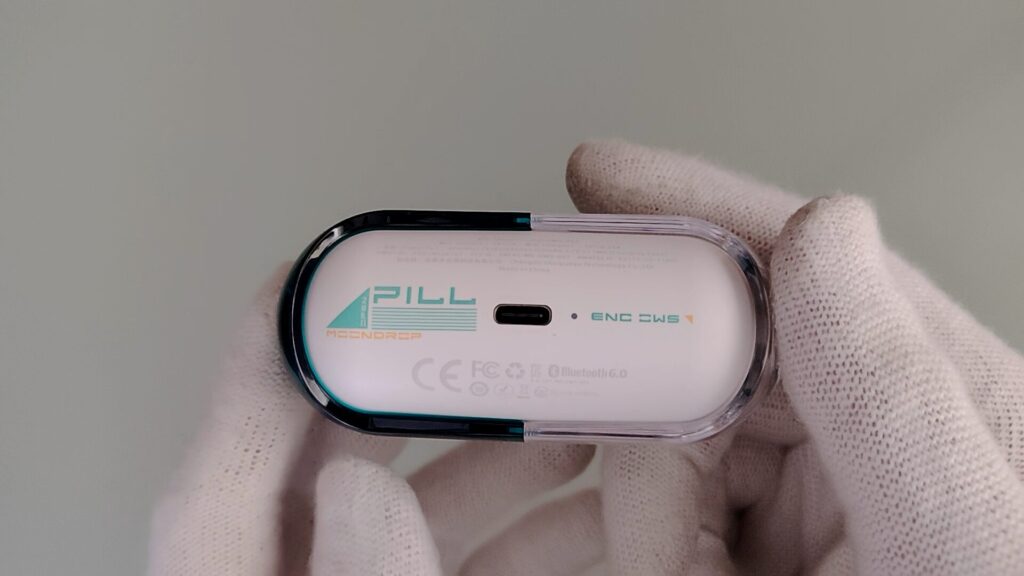 moondrop-pill-charging-case-bottom