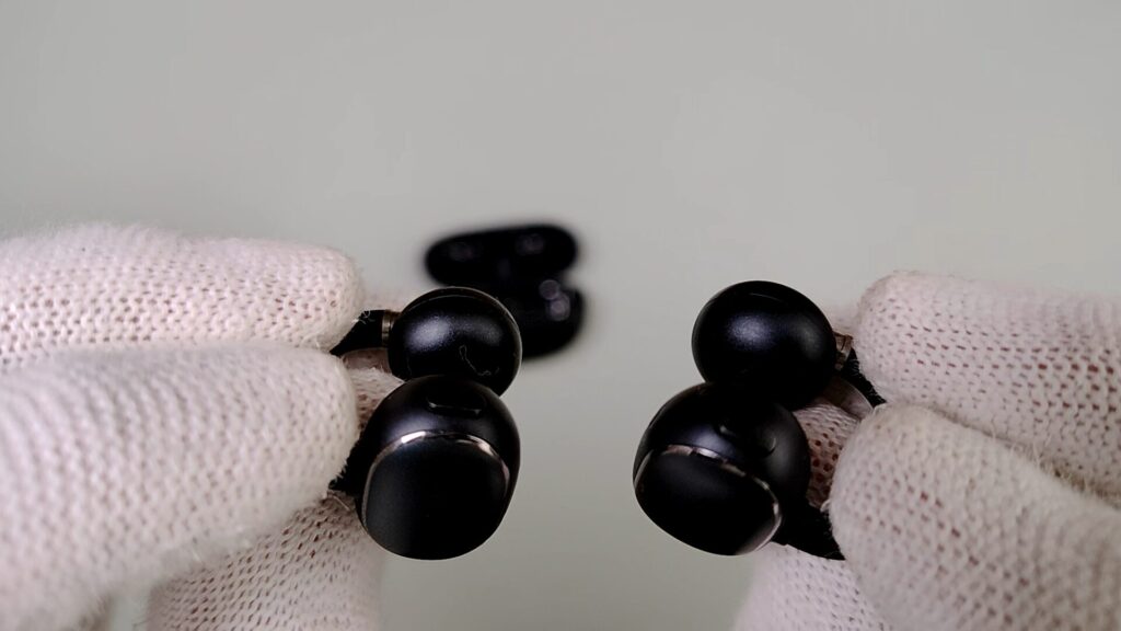 earfun-clip-2-button