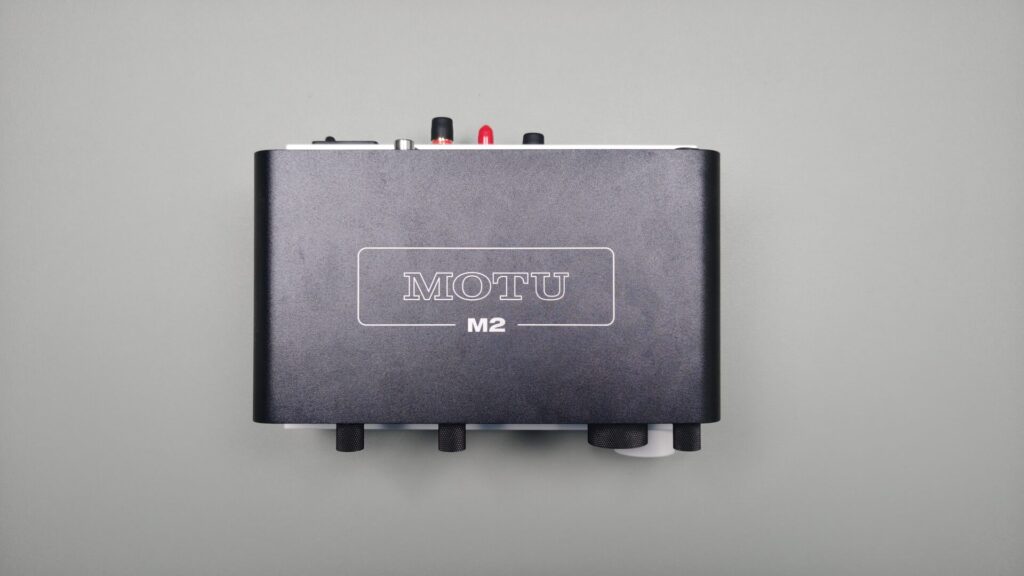 topping-dx5-ii-vs-motu-m2-size