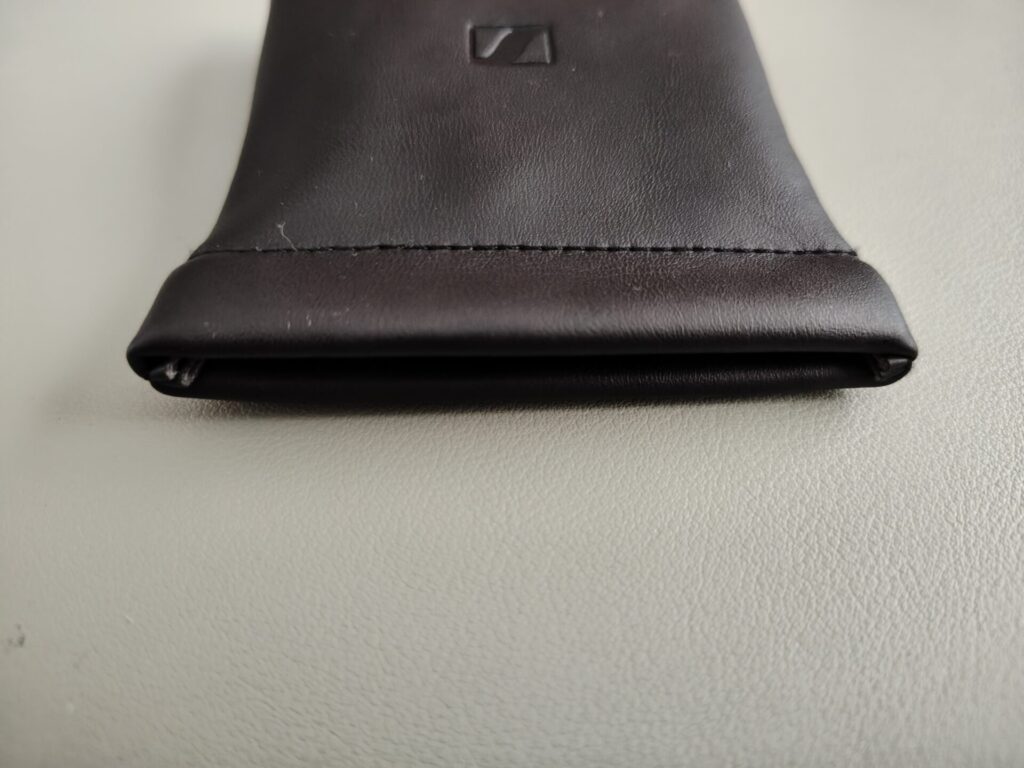 sennheiser-ie-100-pro-pouch-closed