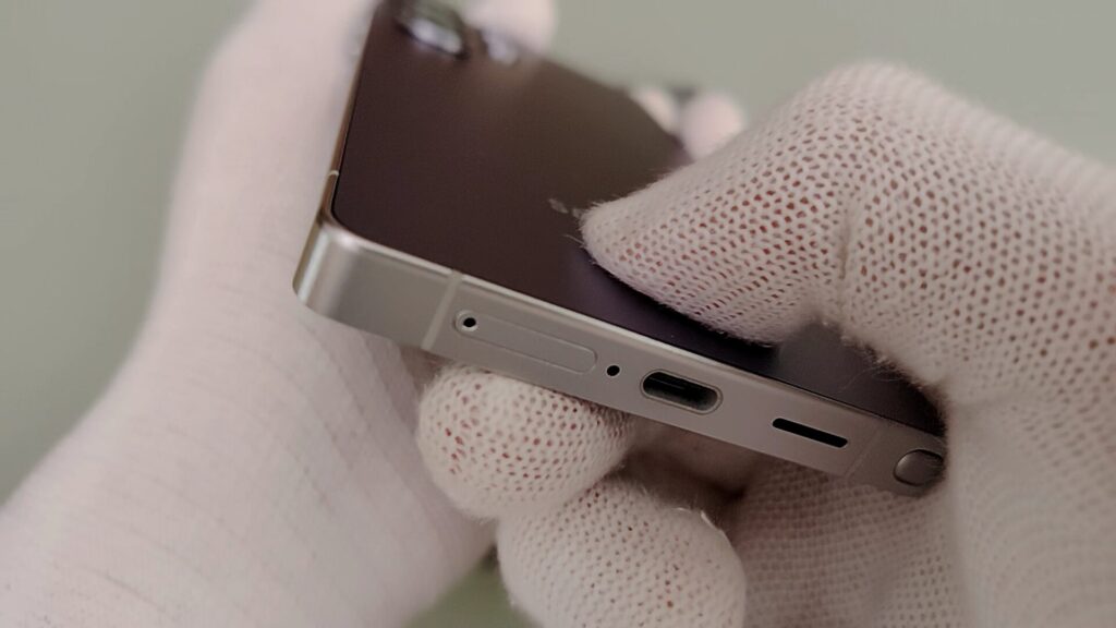 galaxy-s25-ultra-bottom-side