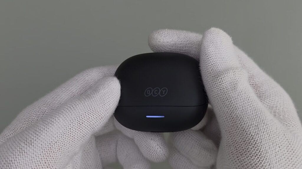 qcy-melobuds-n65-charging-case-top