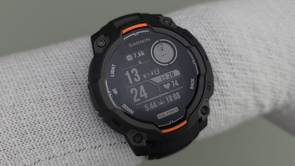 garmin-instinct-3-dual-power-display-seconds