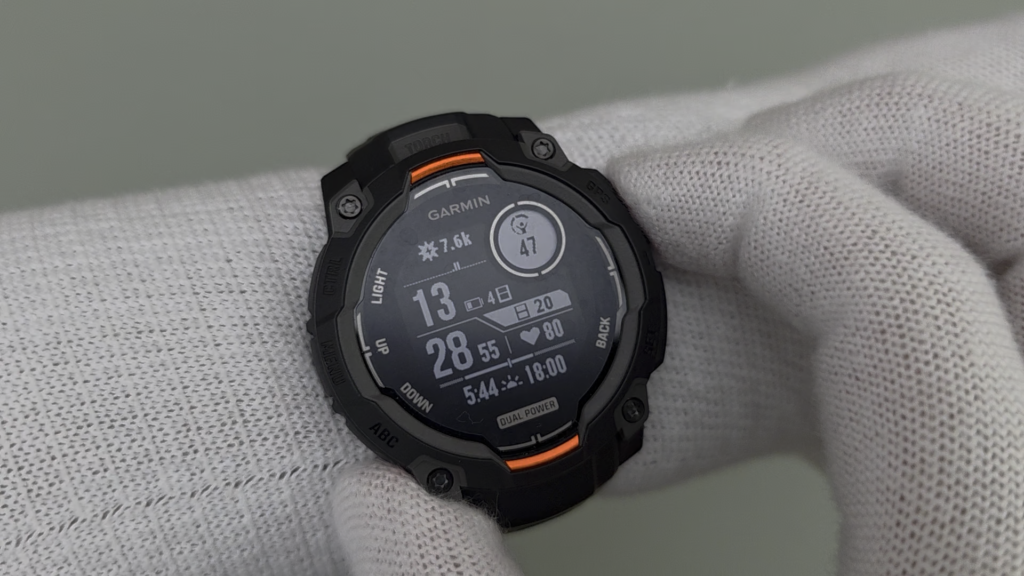 garmin-instinct-3-dual-power-button