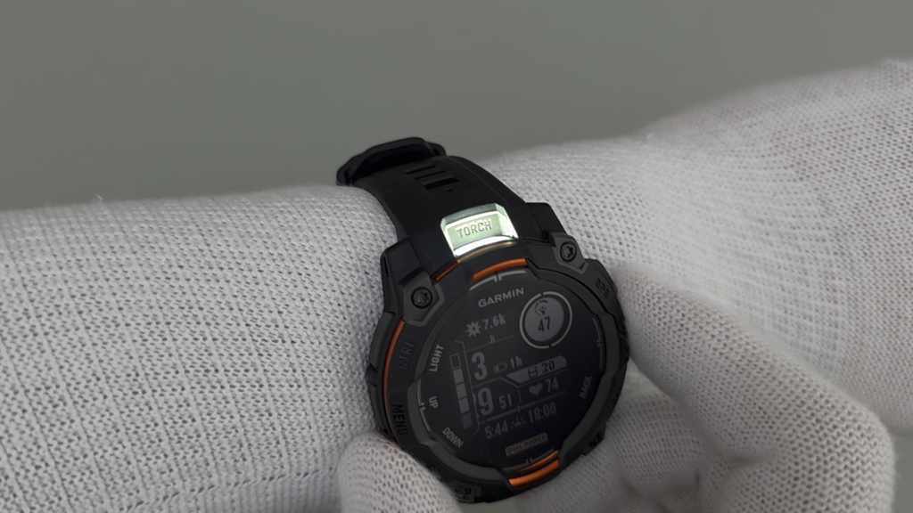 garmin-instinct-3-dual-power-torch